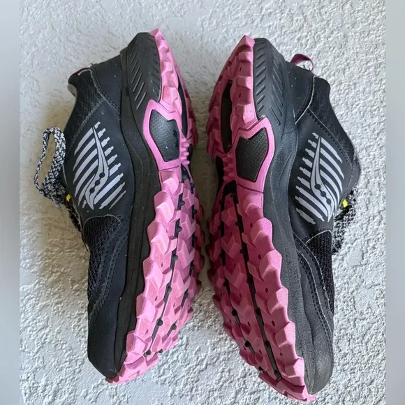 Saucony Excursion TR15 Trail Running Black And Purple Athletic Shoe Women SIZE 8 - Picture 2 of 8